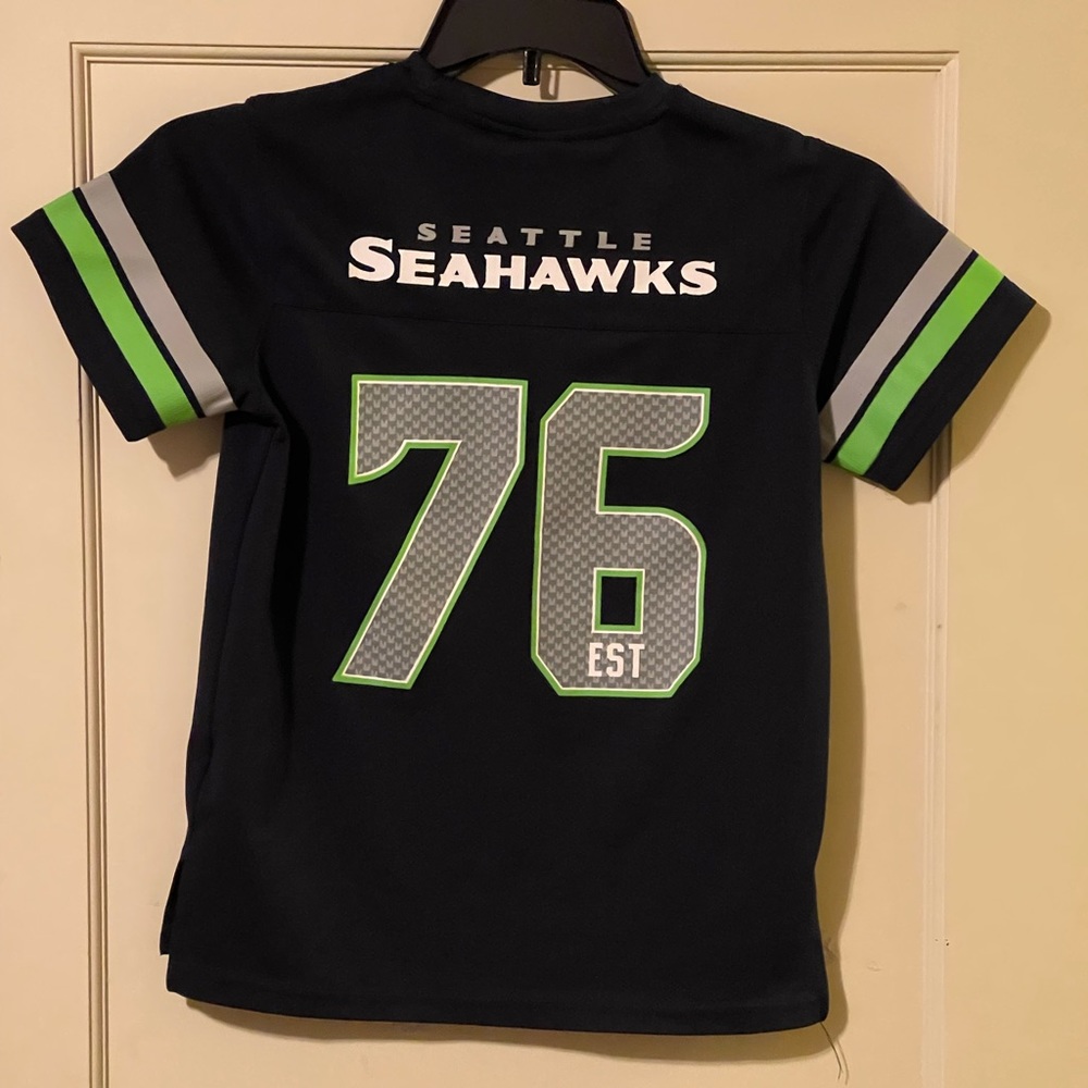 Kids NFL Jersey. Seahawks.  Good condition - Picture 4 of 4